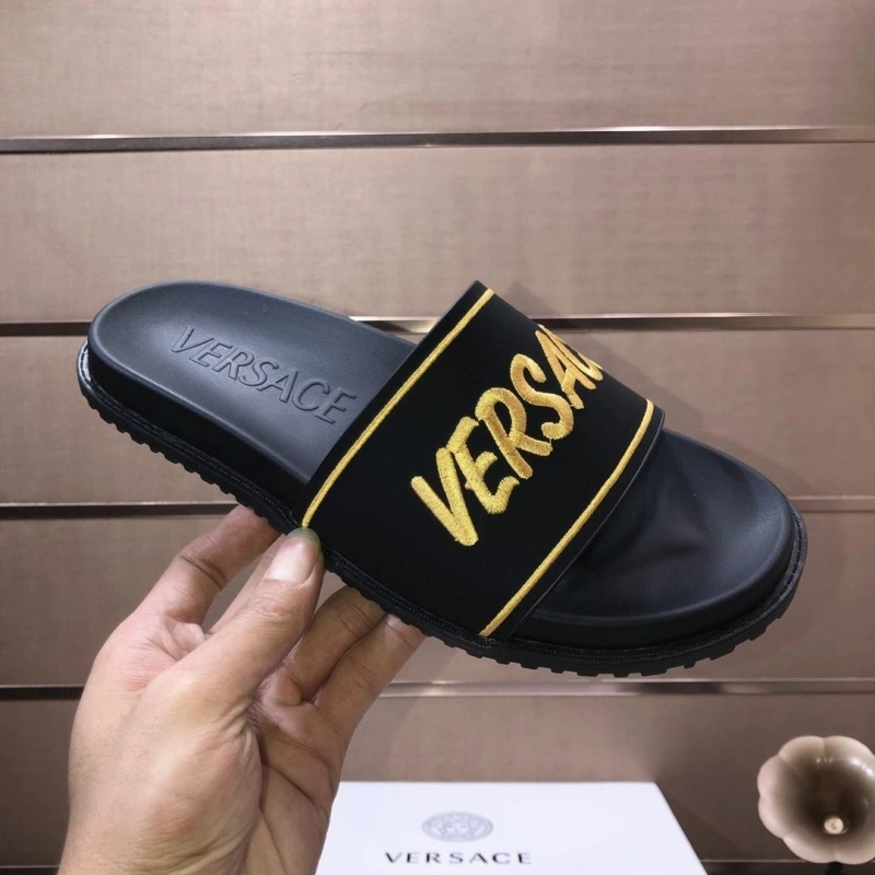 AllSeason Gxvxnchy Slippers 154362