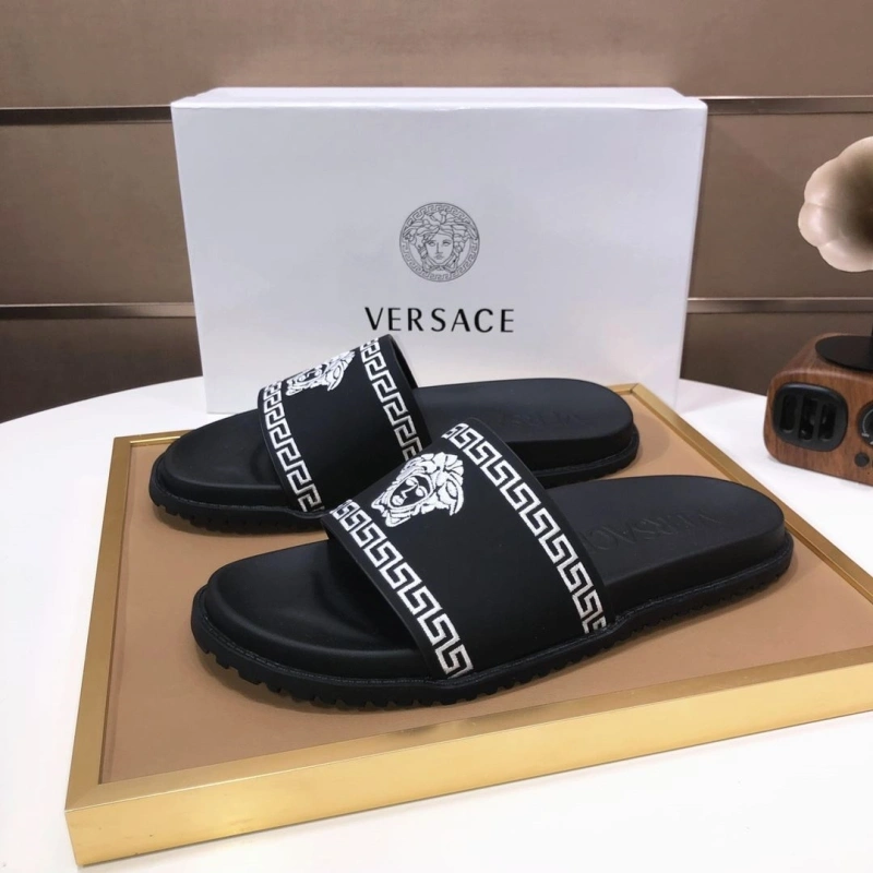 Trendy Gxvxnchy Slippers 154352