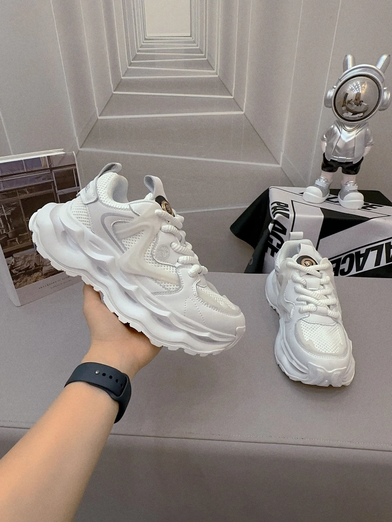 AllSeason Gxvxnchy Sneakers 154162