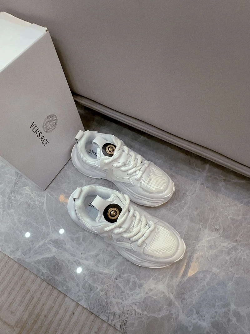 AllSeason Gxvxnchy Sneakers 154162