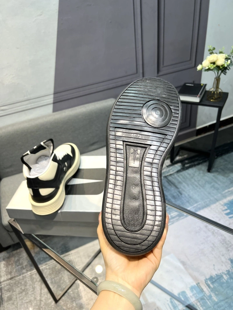 Comfortable Gxvxnchy Sneakers 154160