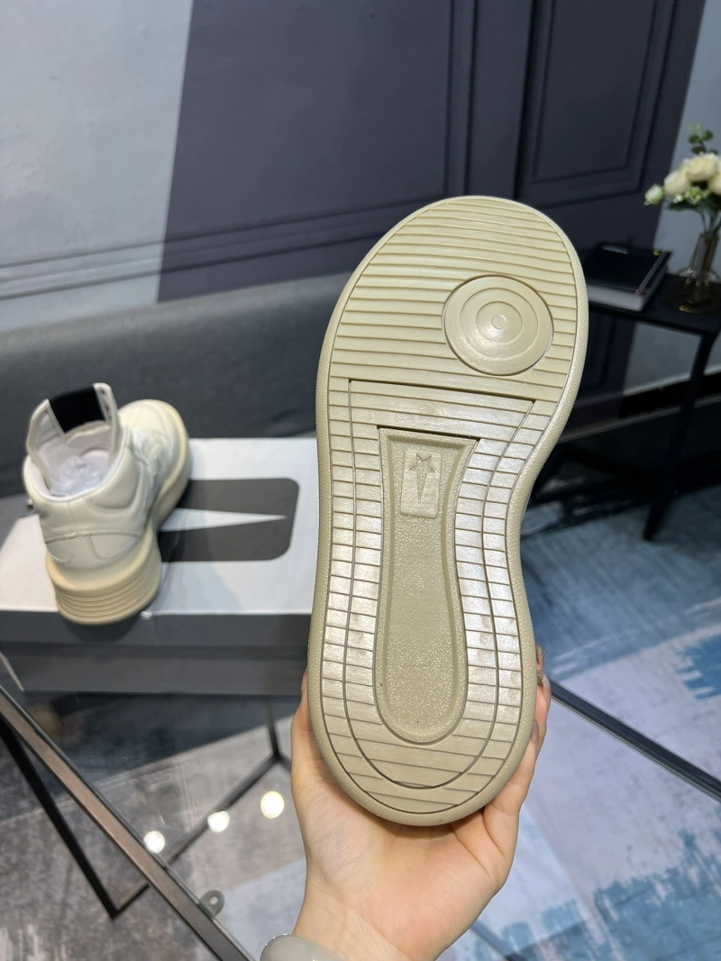 TopPick Gxvxnchy Sneakers 154159