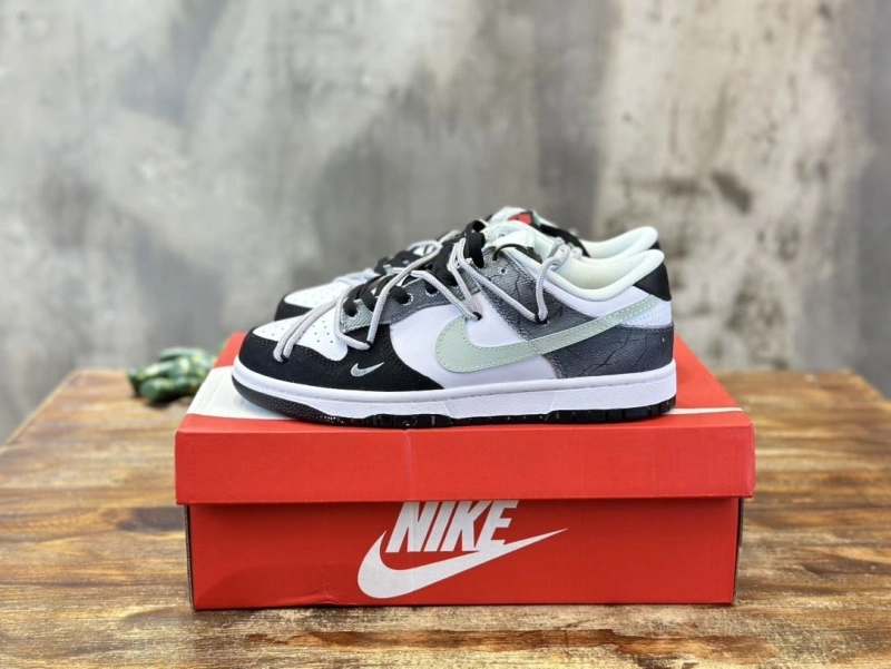 Trendsetting Nxkx Sneakers 199640