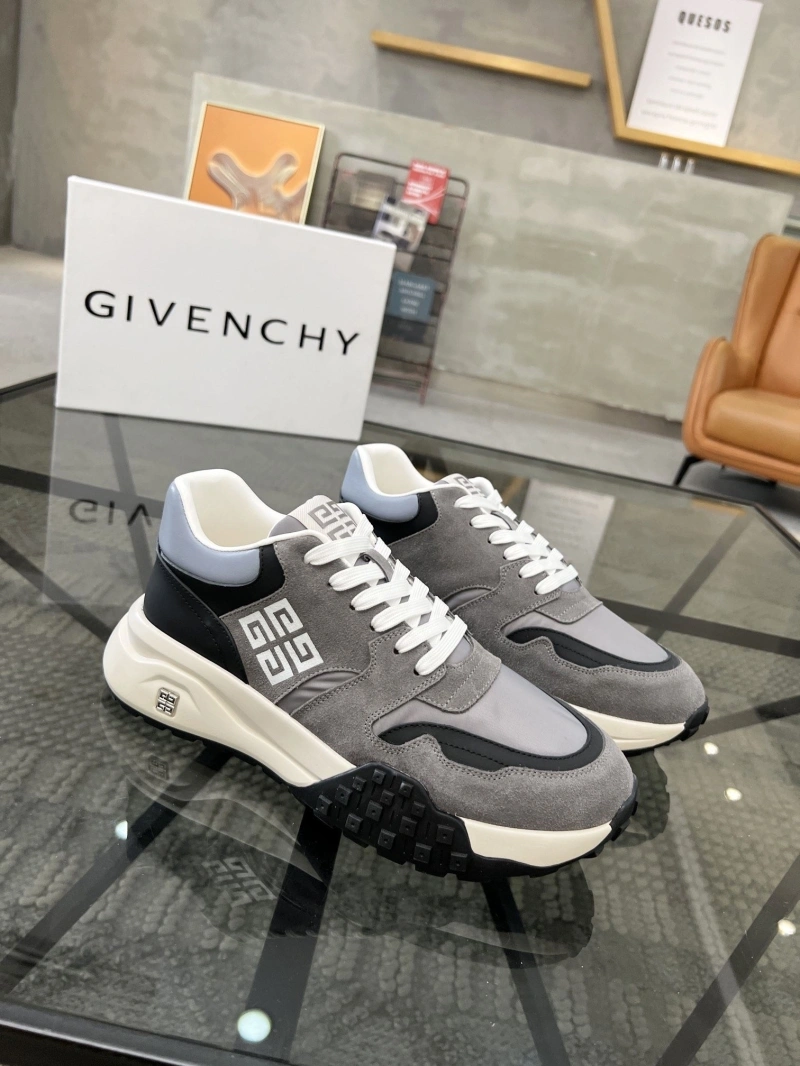 Trendsetting Gxvxnchy Sneakers 154149