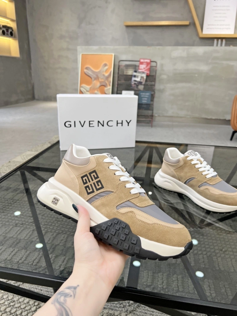 Refined Gxvxnchy Sneakers 154145