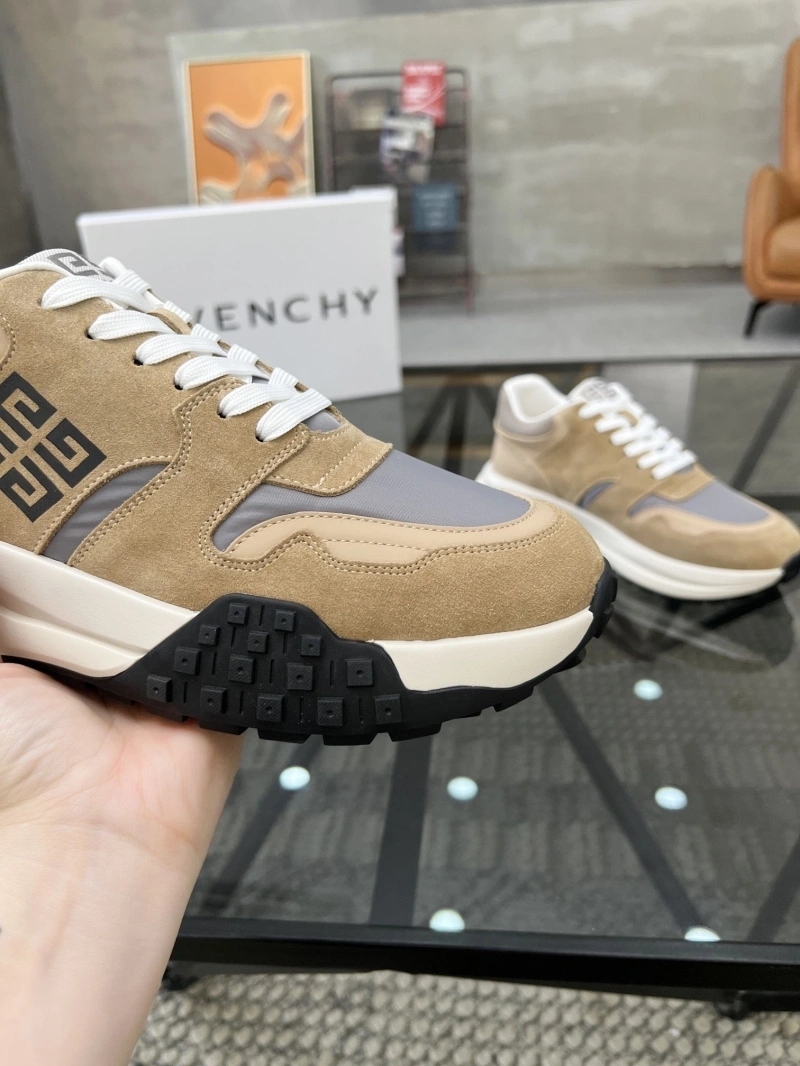 Refined Gxvxnchy Sneakers 154145