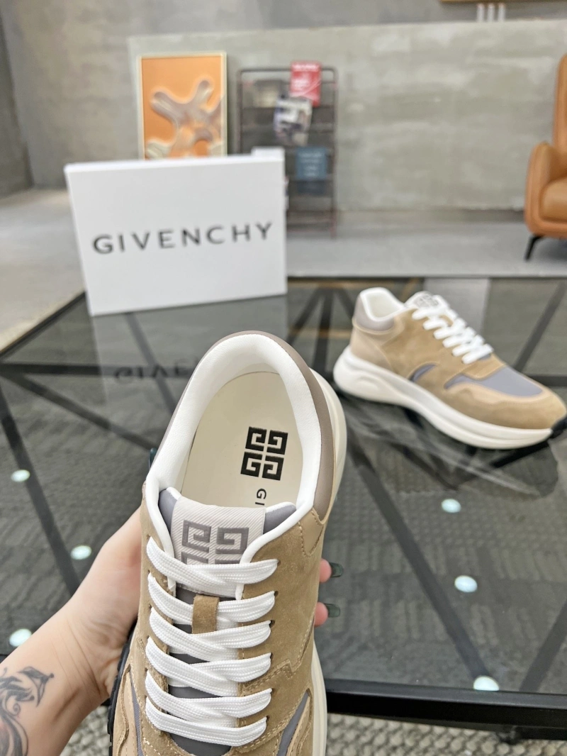 Refined Gxvxnchy Sneakers 154145