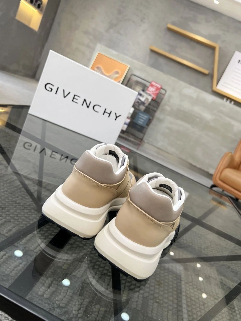 Refined Gxvxnchy Sneakers 154145