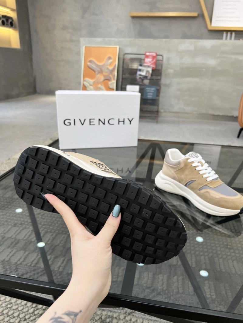 Refined Gxvxnchy Sneakers 154145