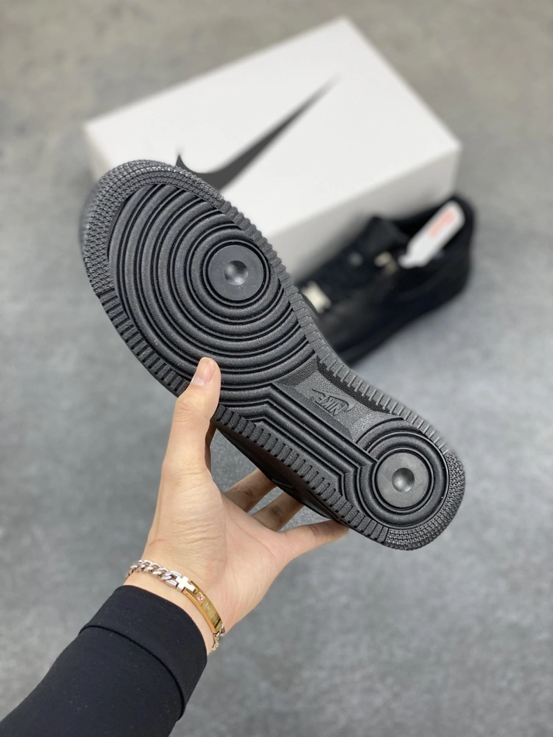 Versatile Nxkx Sneakers 199637