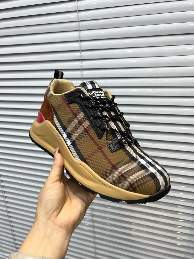 Modern Bxrbxrry Sneakers 115374