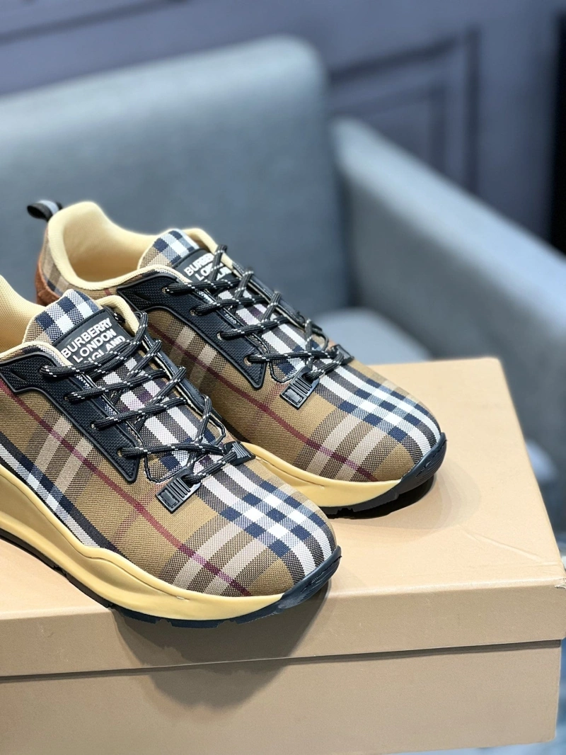 Modern Bxrbxrry Sneakers 115374