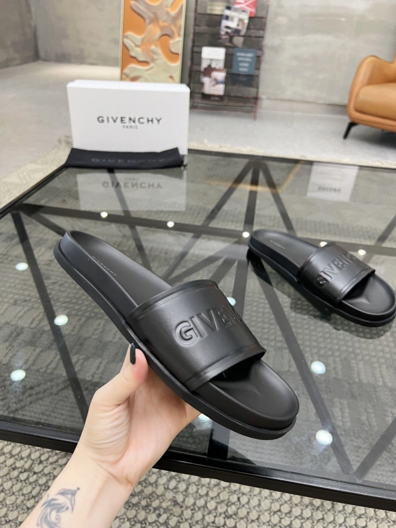 Bold Gxvxnchy Slippers 154356