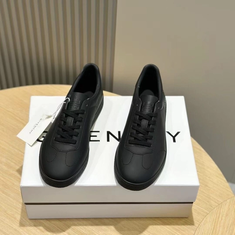 Gxvxnchy Sneakers Practical 154141