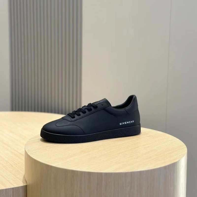 Gxvxnchy Sneakers Practical 154141