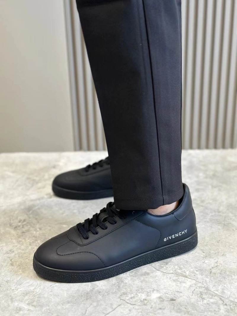 Gxvxnchy Sneakers Practical 154141
