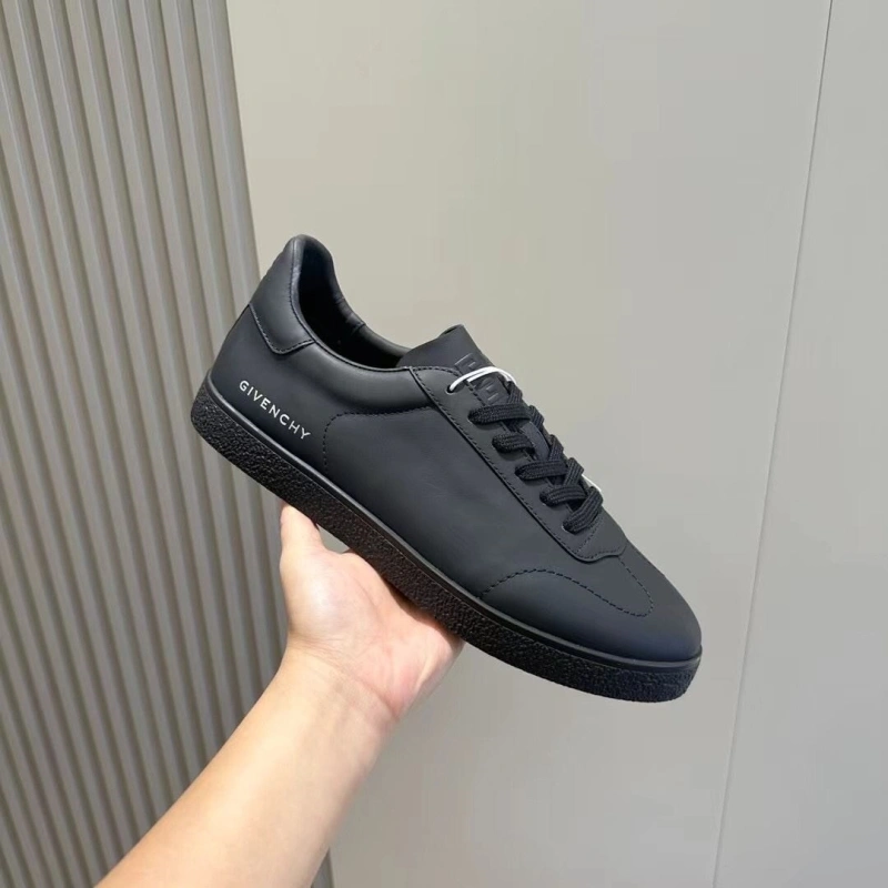 Gxvxnchy Sneakers Practical 154141