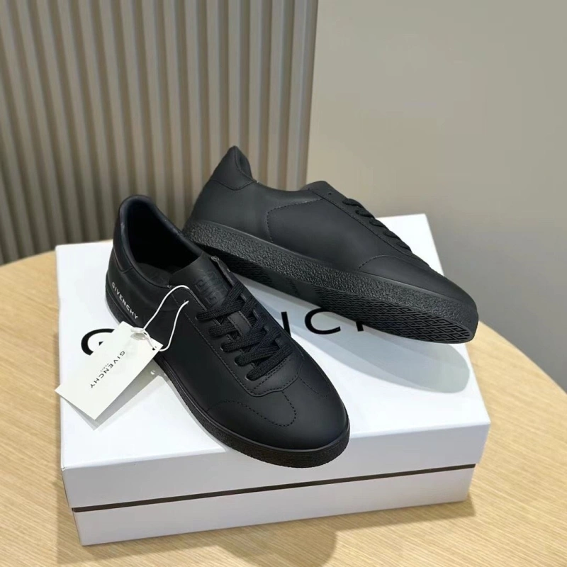 Gxvxnchy Sneakers Practical 154141