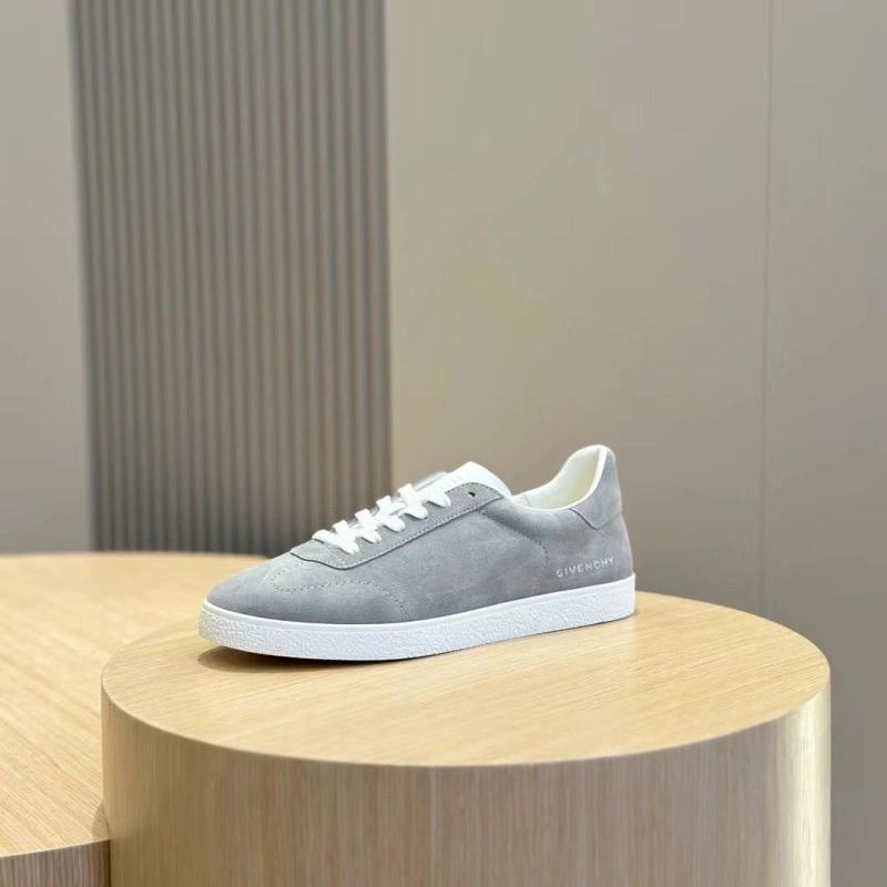 Gxvxnchy Sneakers Sophisticated 154135