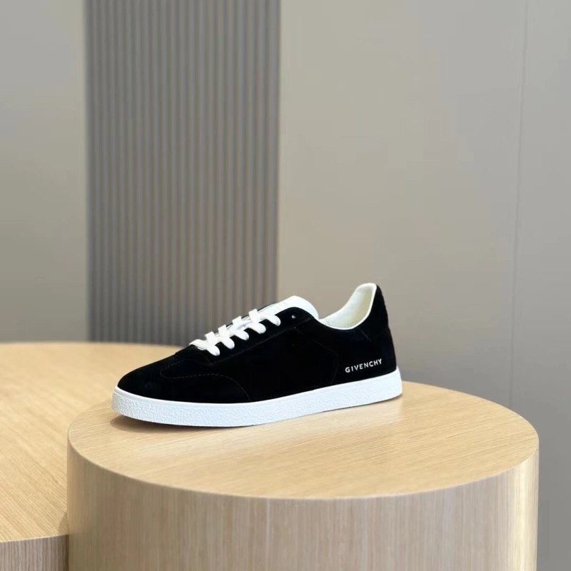 EasyMatch Gxvxnchy Sneakers 154130