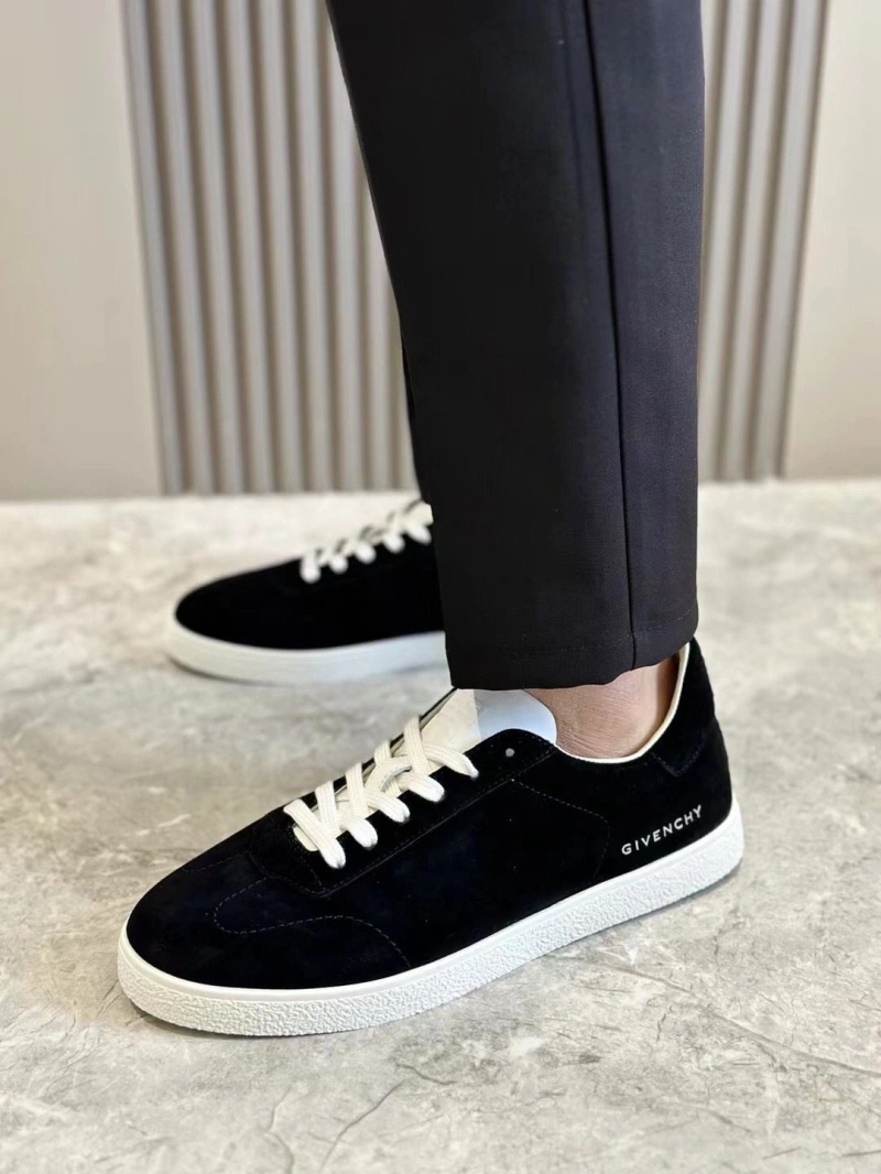 EasyMatch Gxvxnchy Sneakers 154130