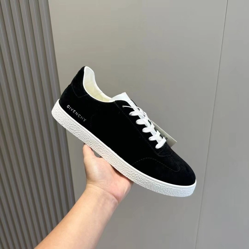 EasyMatch Gxvxnchy Sneakers 154130