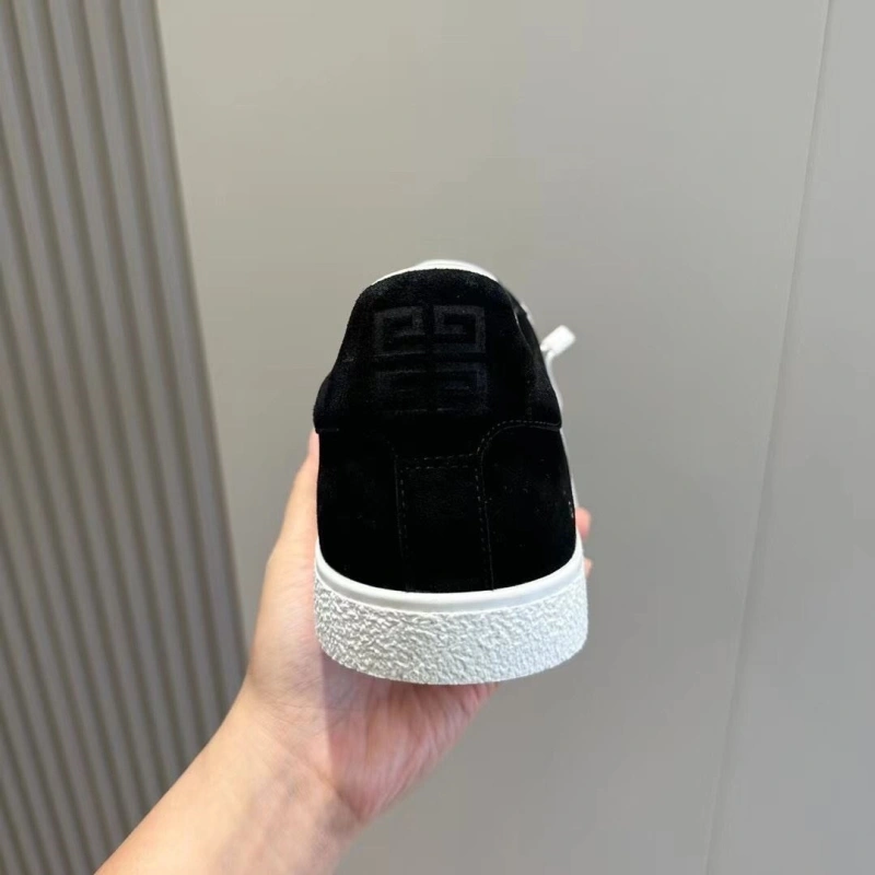 EasyMatch Gxvxnchy Sneakers 154130