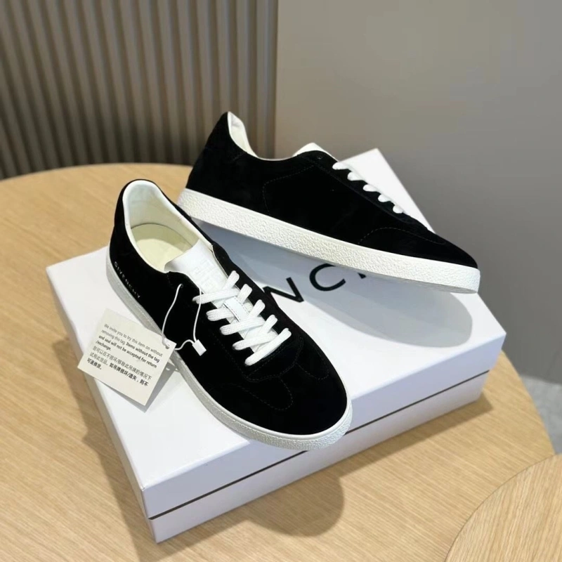 EasyMatch Gxvxnchy Sneakers 154130