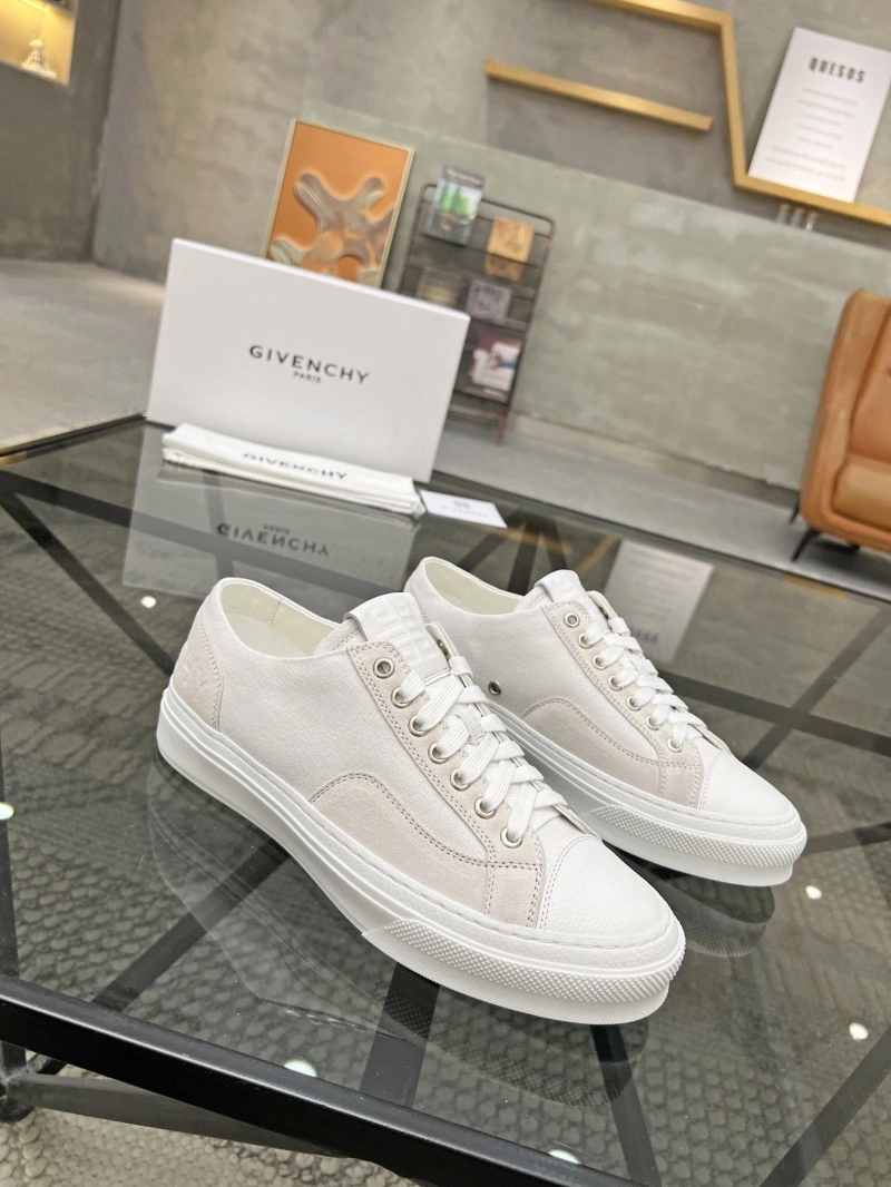 Gxvxnchy Sneakers EasyMatch 154129