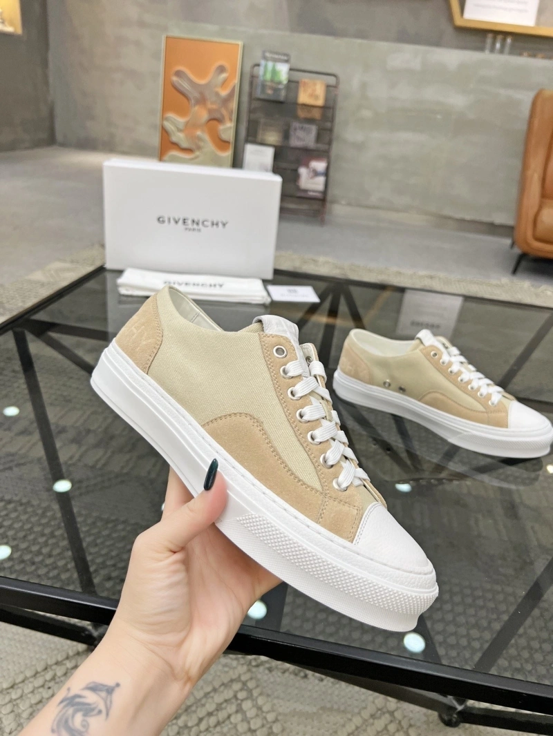 Gxvxnchy Sneakers Sleek 154140