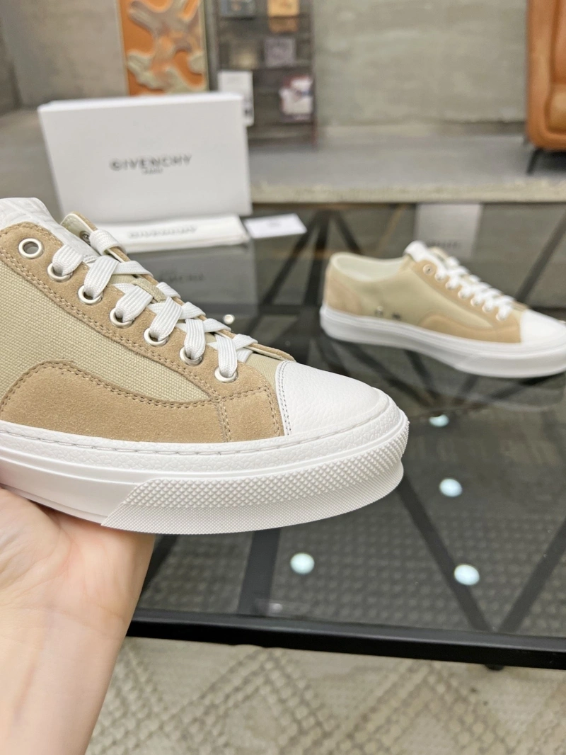 Gxvxnchy Sneakers Sleek 154140