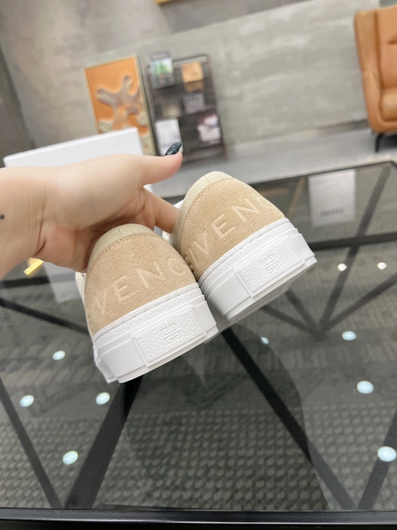 Gxvxnchy Sneakers Sleek 154140