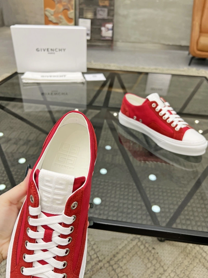 Stylish Gxvxnchy Sneakers 154125