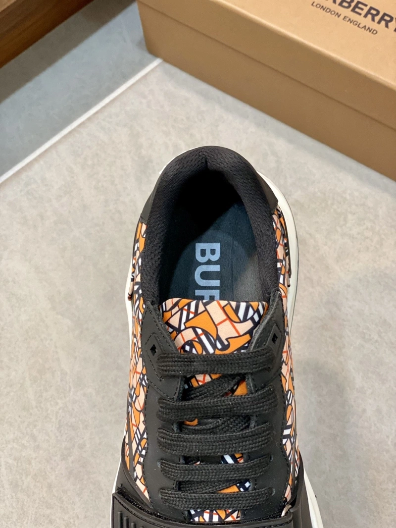Soft Bxrbxrry Sneakers 115368