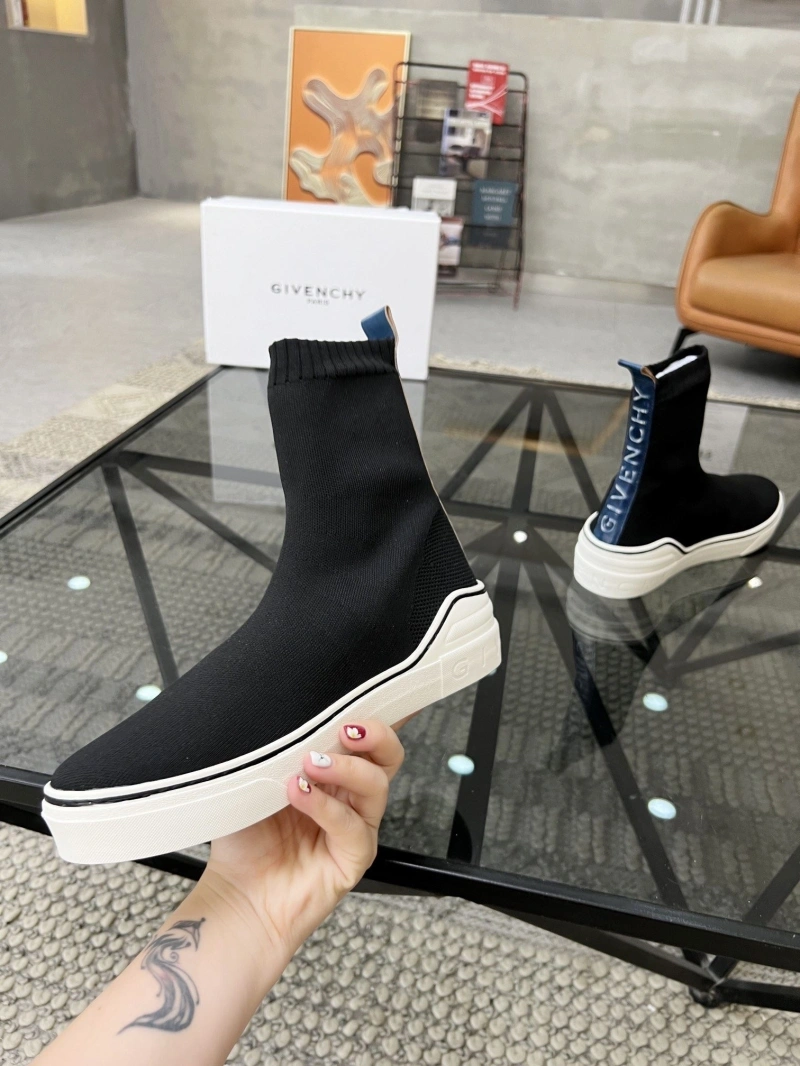 ModernLook Gxvxnchy Sneakers 154126