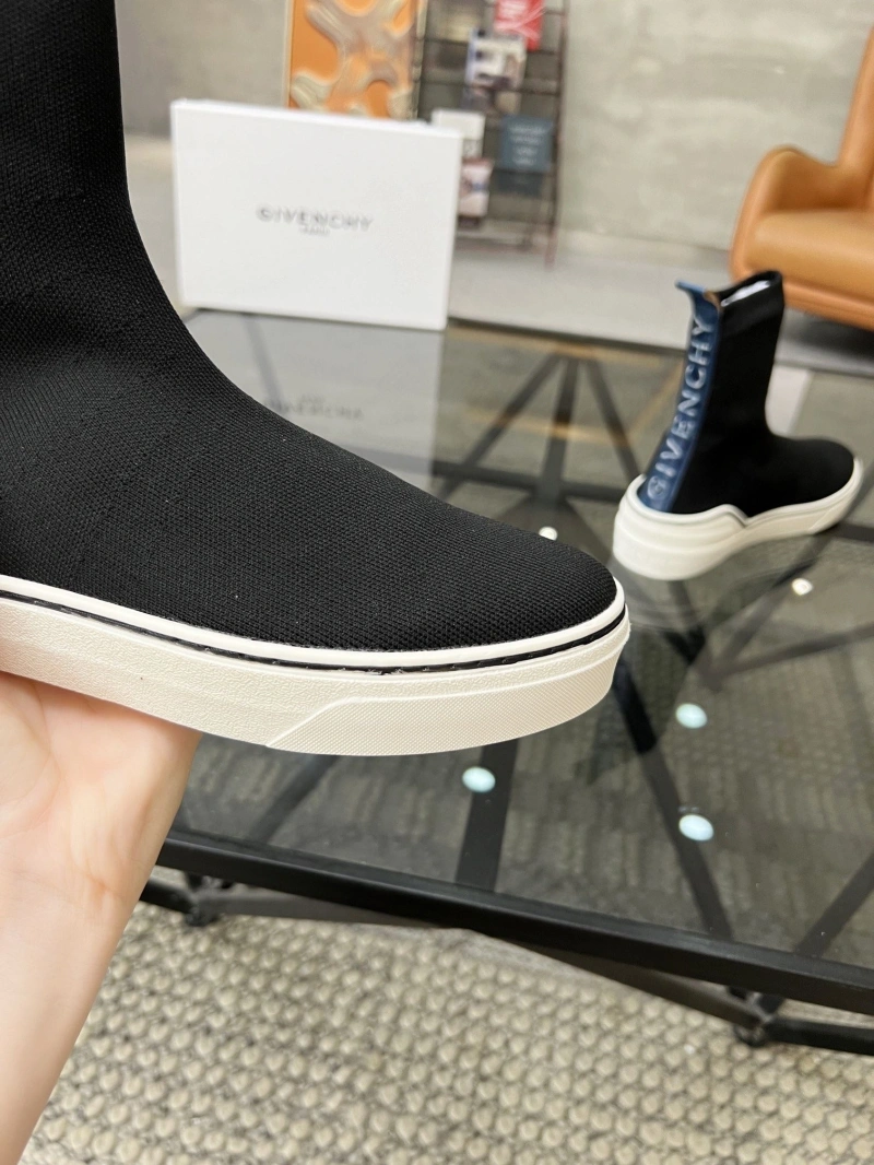ModernLook Gxvxnchy Sneakers 154126