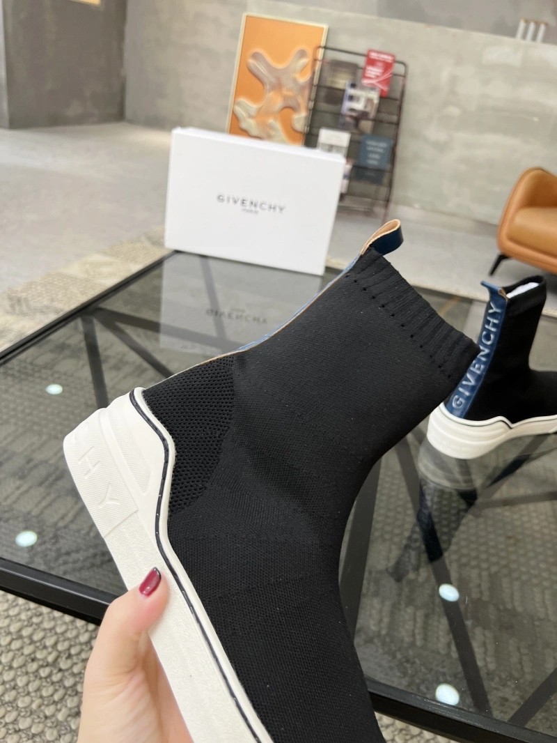 ModernLook Gxvxnchy Sneakers 154126
