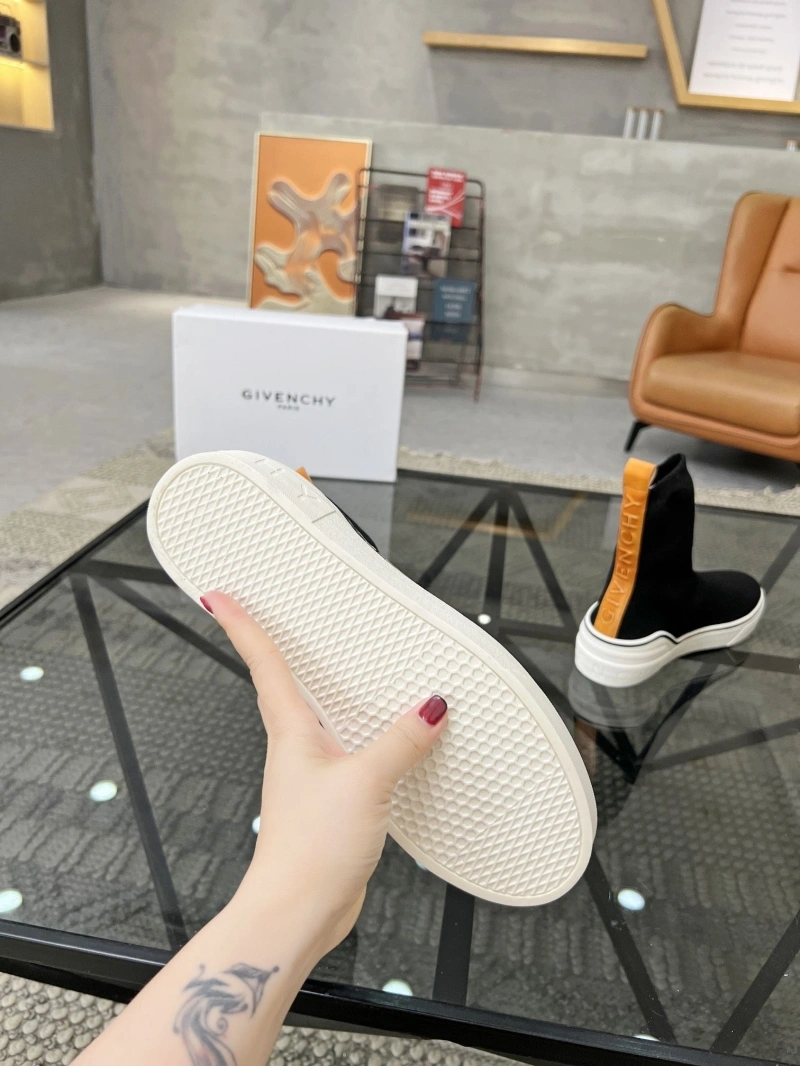 Modern Gxvxnchy Sneakers 154121