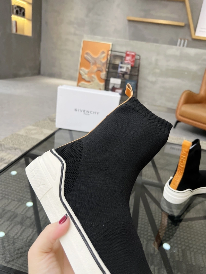 Modern Gxvxnchy Sneakers 154121