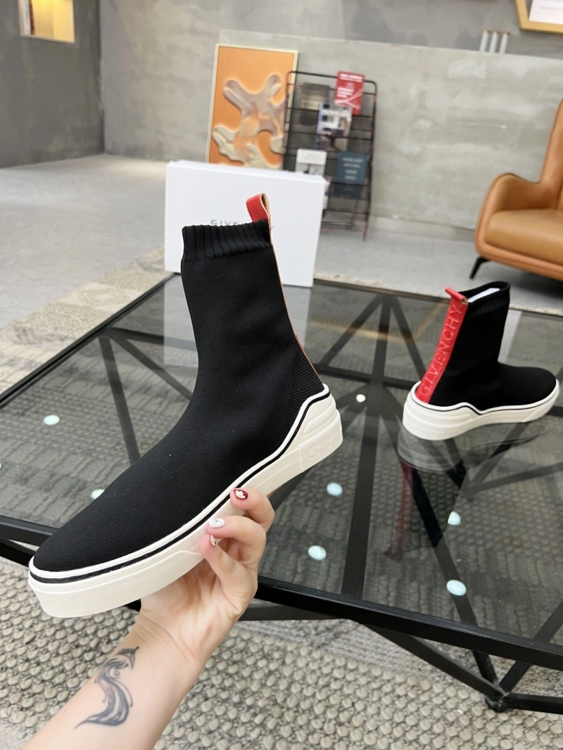 Gxvxnchy Sneakers NewStyle 154124