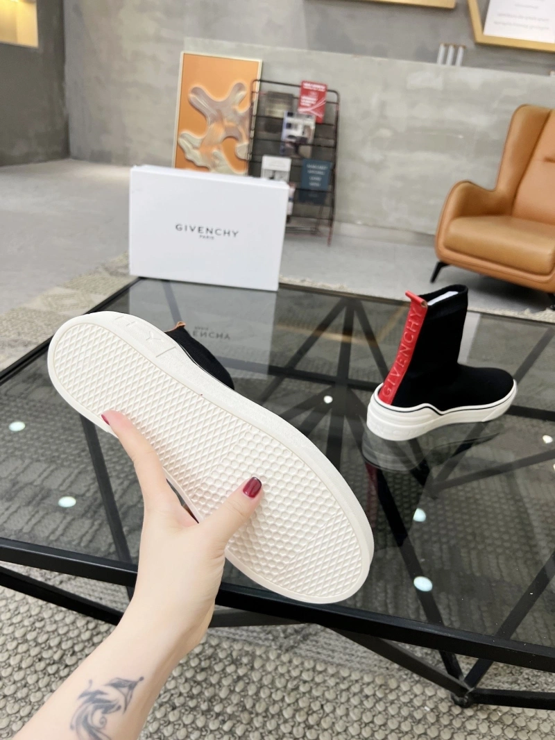 Gxvxnchy Sneakers NewStyle 154124