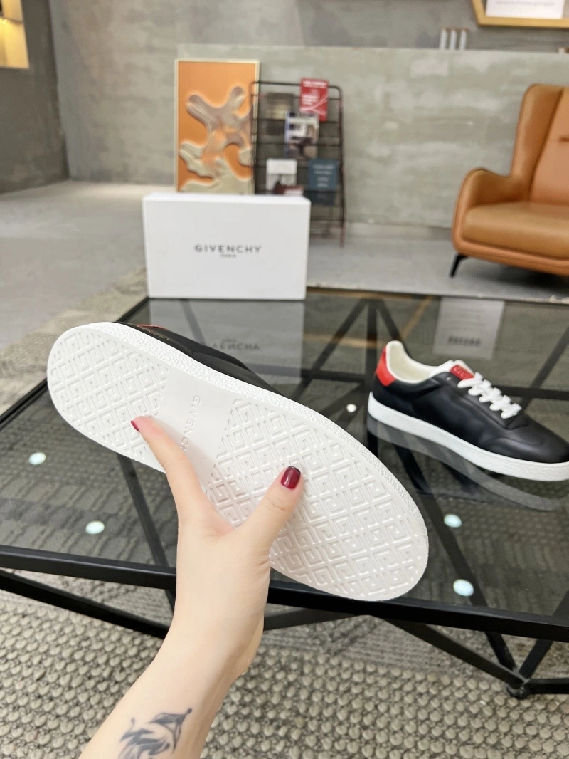 Gxvxnchy Sneakers SportInspired 154123