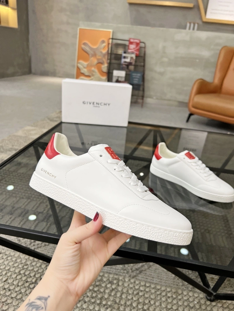 Gxvxnchy Sneakers HighQuality 154122