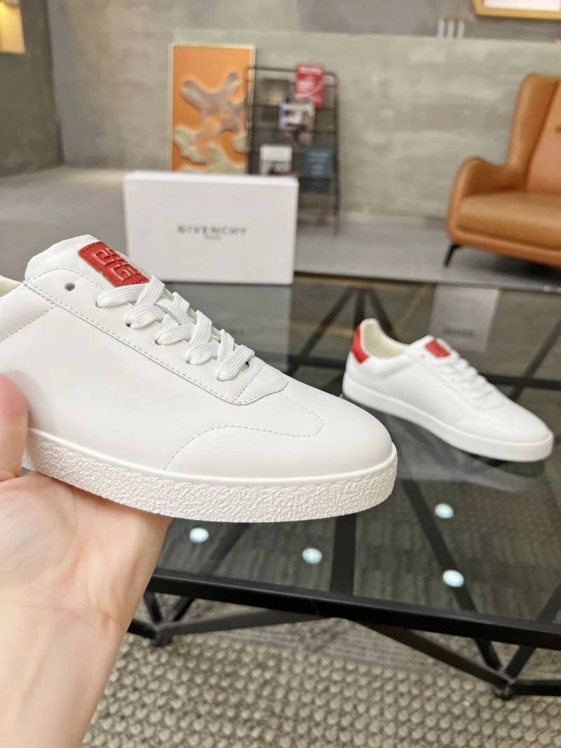 Gxvxnchy Sneakers HighQuality 154122