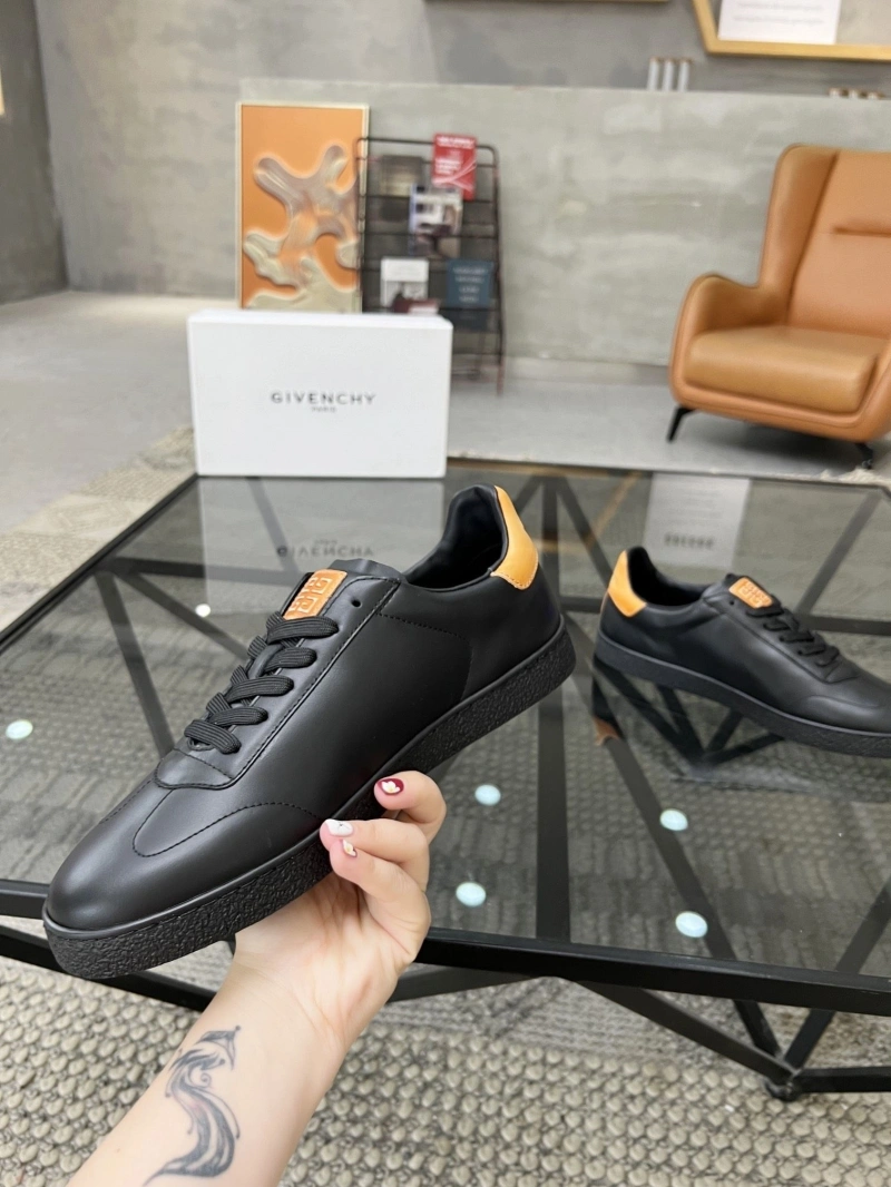 Unique Gxvxnchy Sneakers 154120
