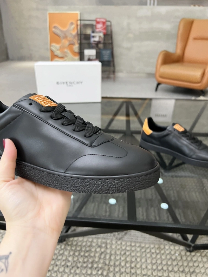 Unique Gxvxnchy Sneakers 154120