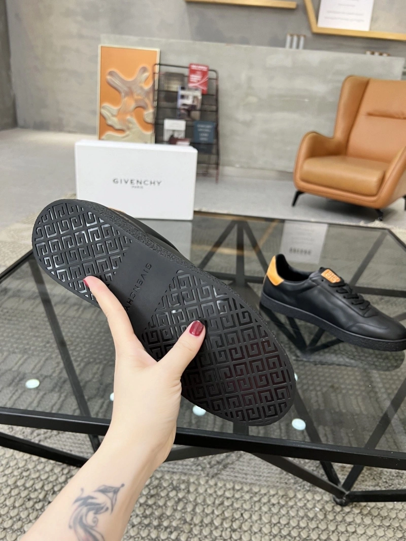 Unique Gxvxnchy Sneakers 154120
