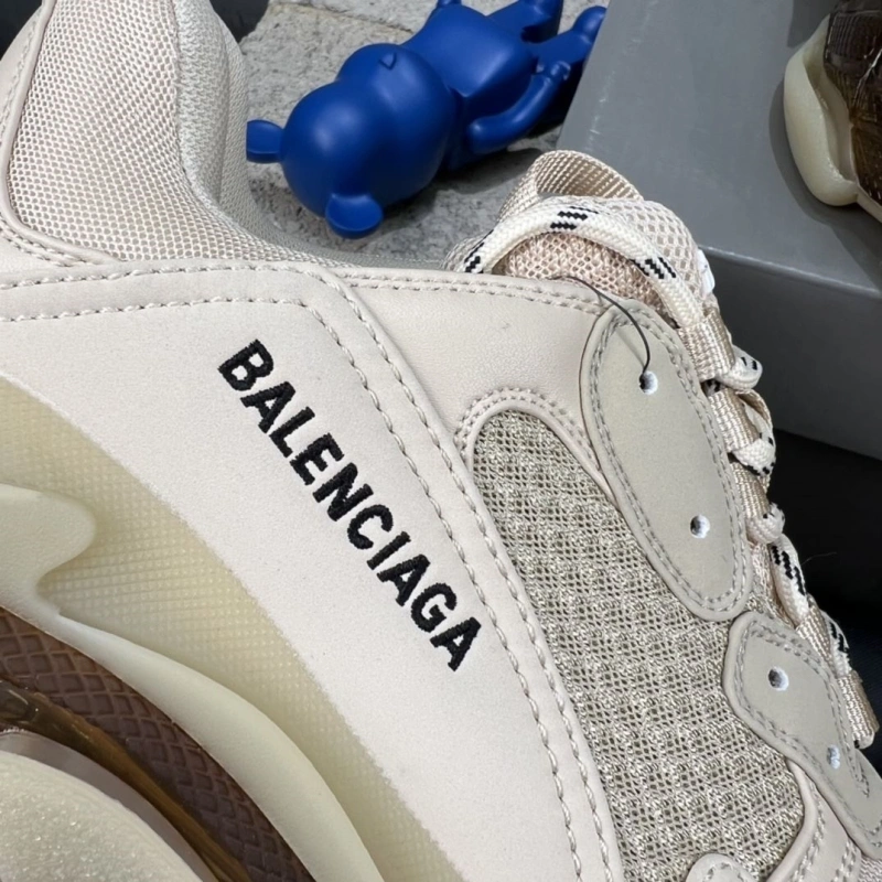Trendsetting Bxlxnciaga Sneakers 110018