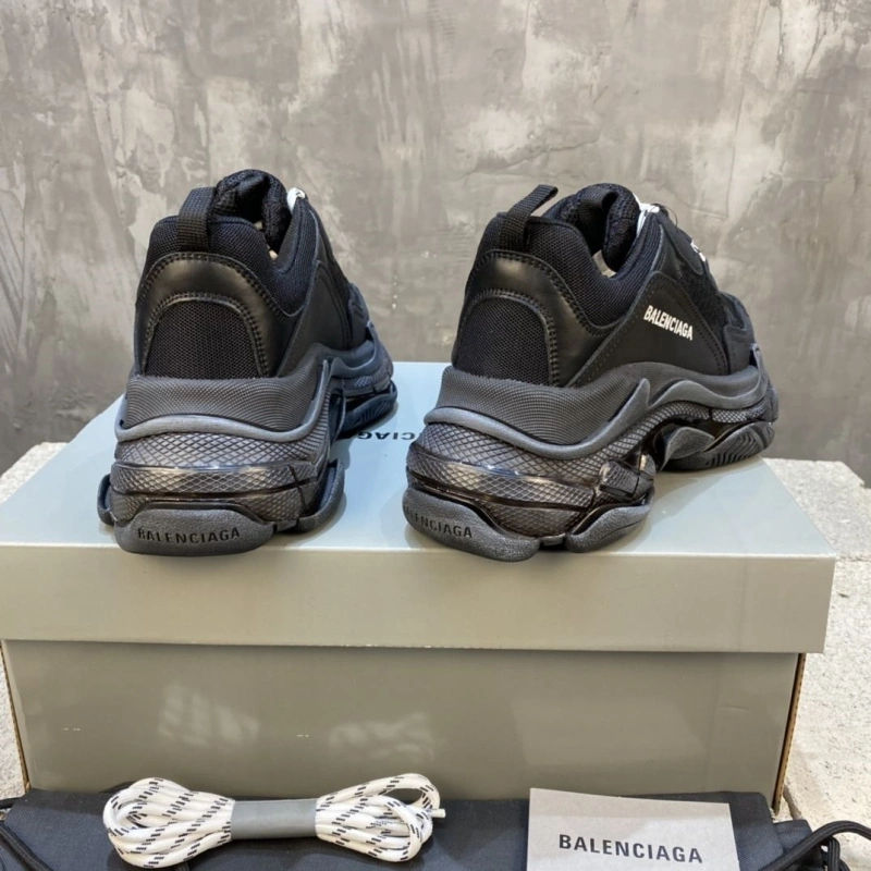 Sleek Bxlxnciaga Sneakers 110004