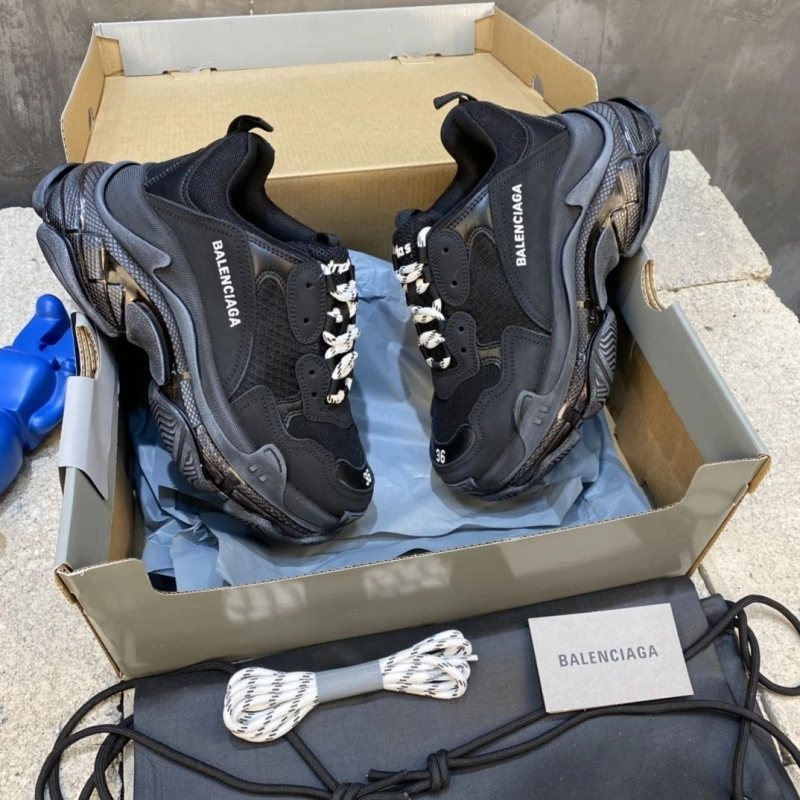 Sleek Bxlxnciaga Sneakers 110004